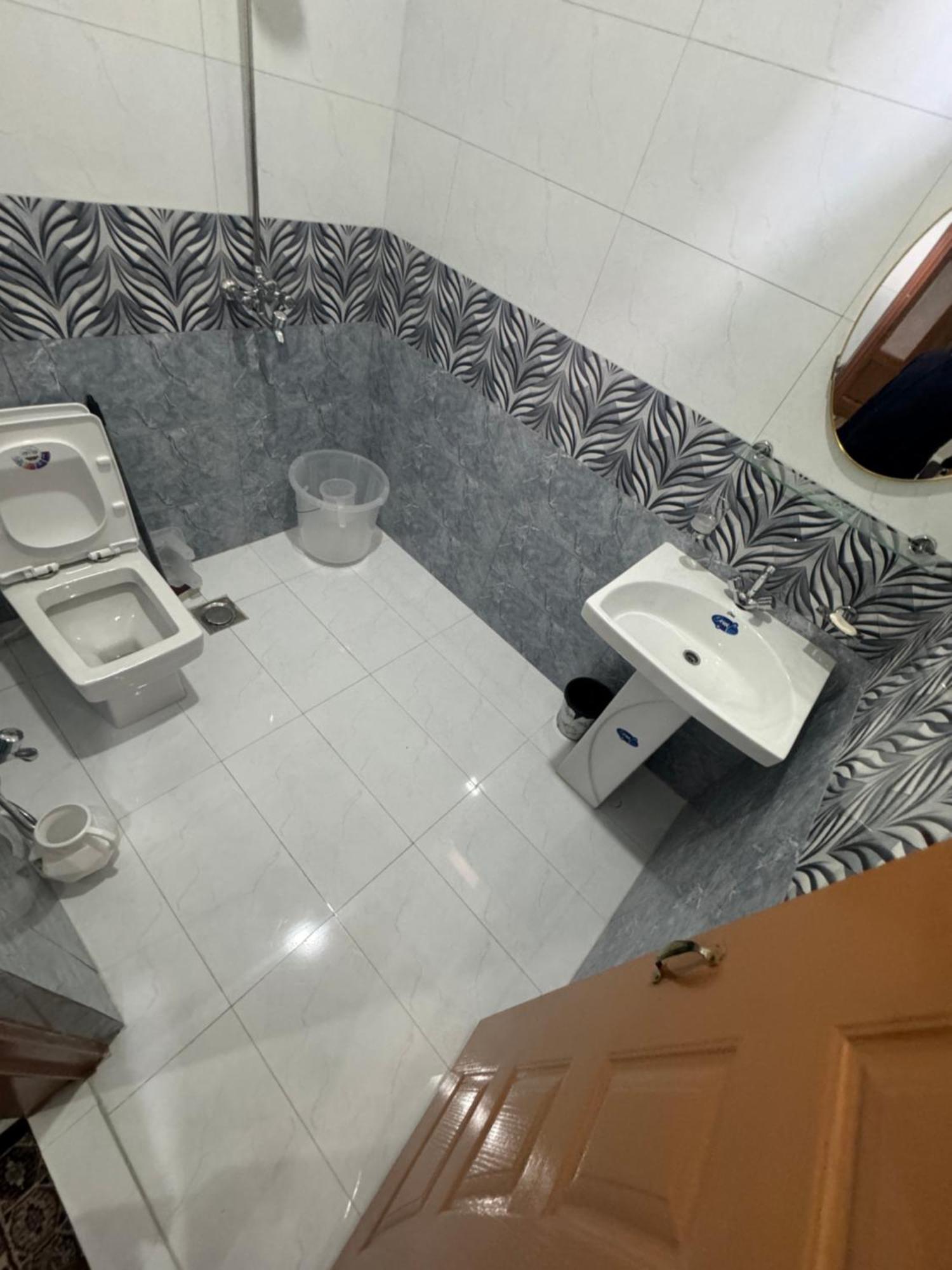 Royal Executive Inn Guest House Islamabad Bagian luar foto