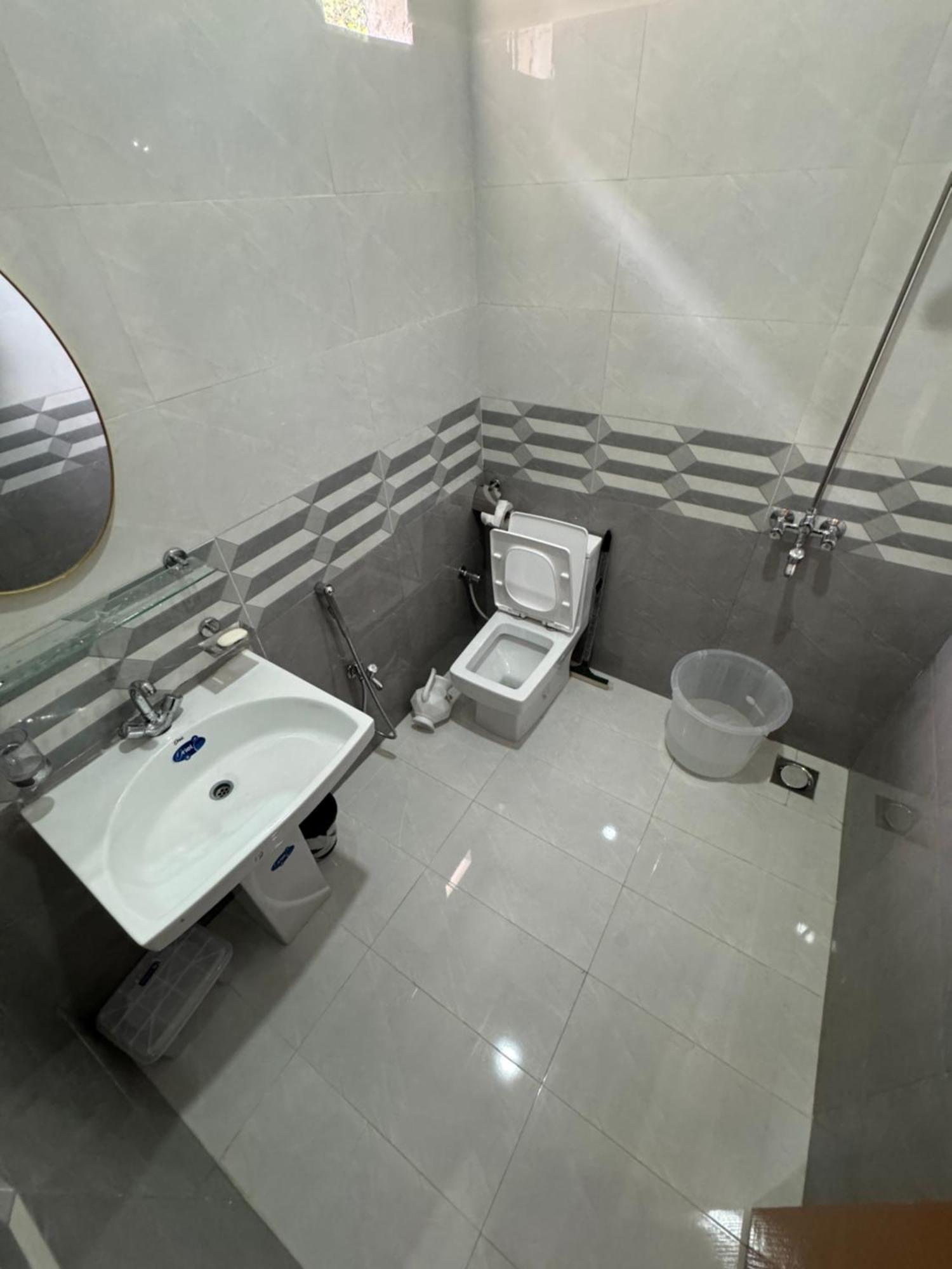 Royal Executive Inn Guest House Islamabad Bagian luar foto