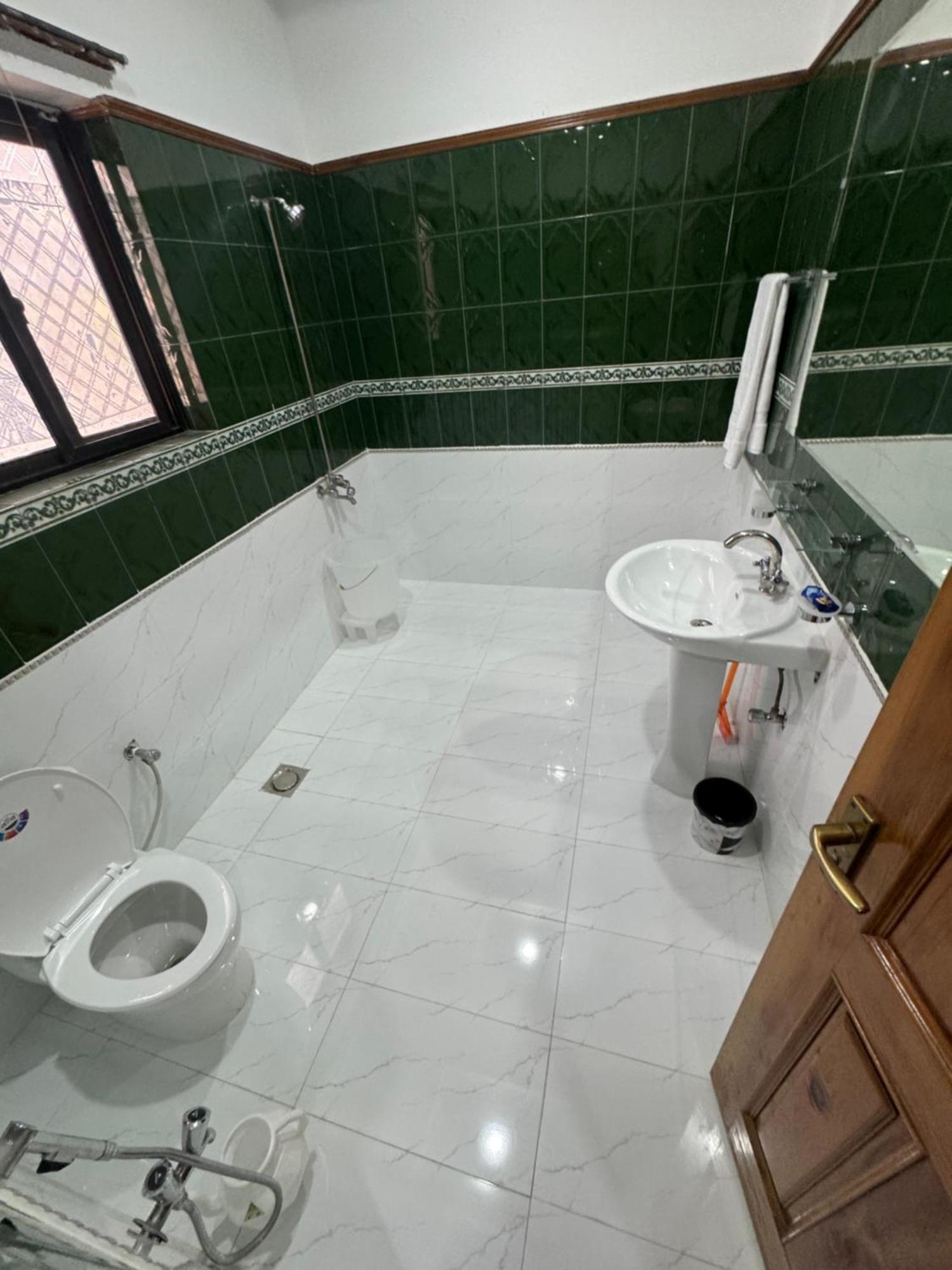 Royal Executive Inn Guest House Islamabad Bagian luar foto