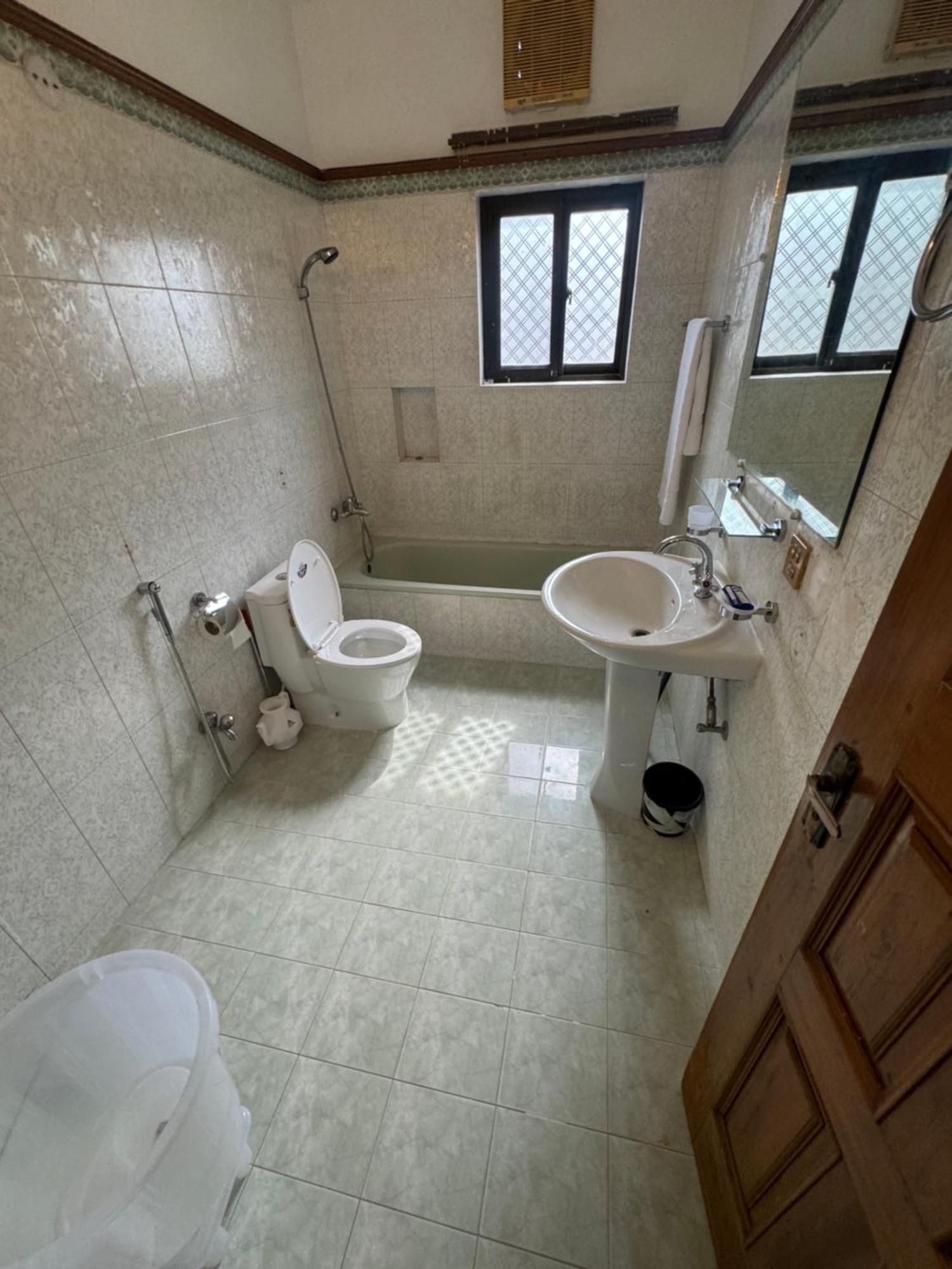 Royal Executive Inn Guest House Islamabad Bagian luar foto