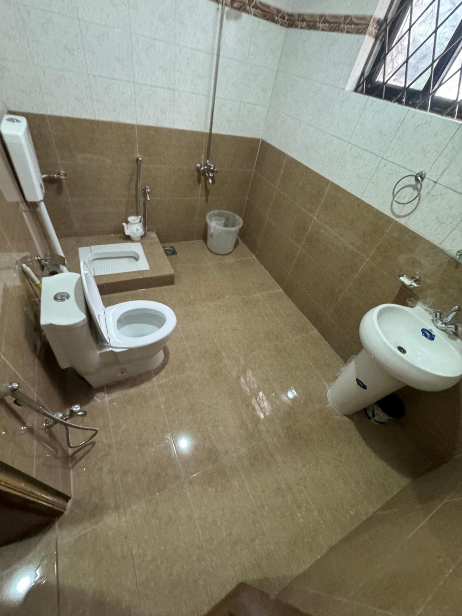 Royal Executive Inn Guest House Islamabad Bagian luar foto