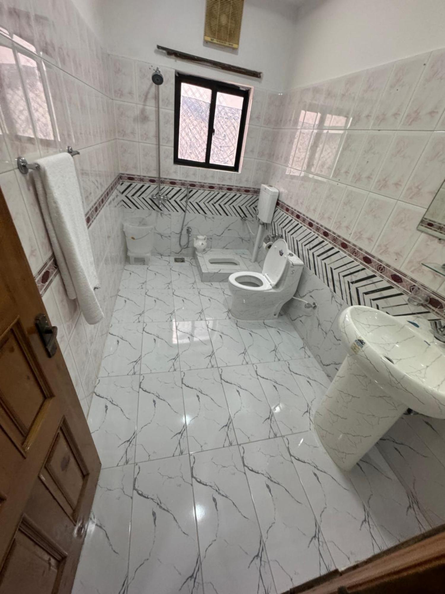 Royal Executive Inn Guest House Islamabad Bagian luar foto