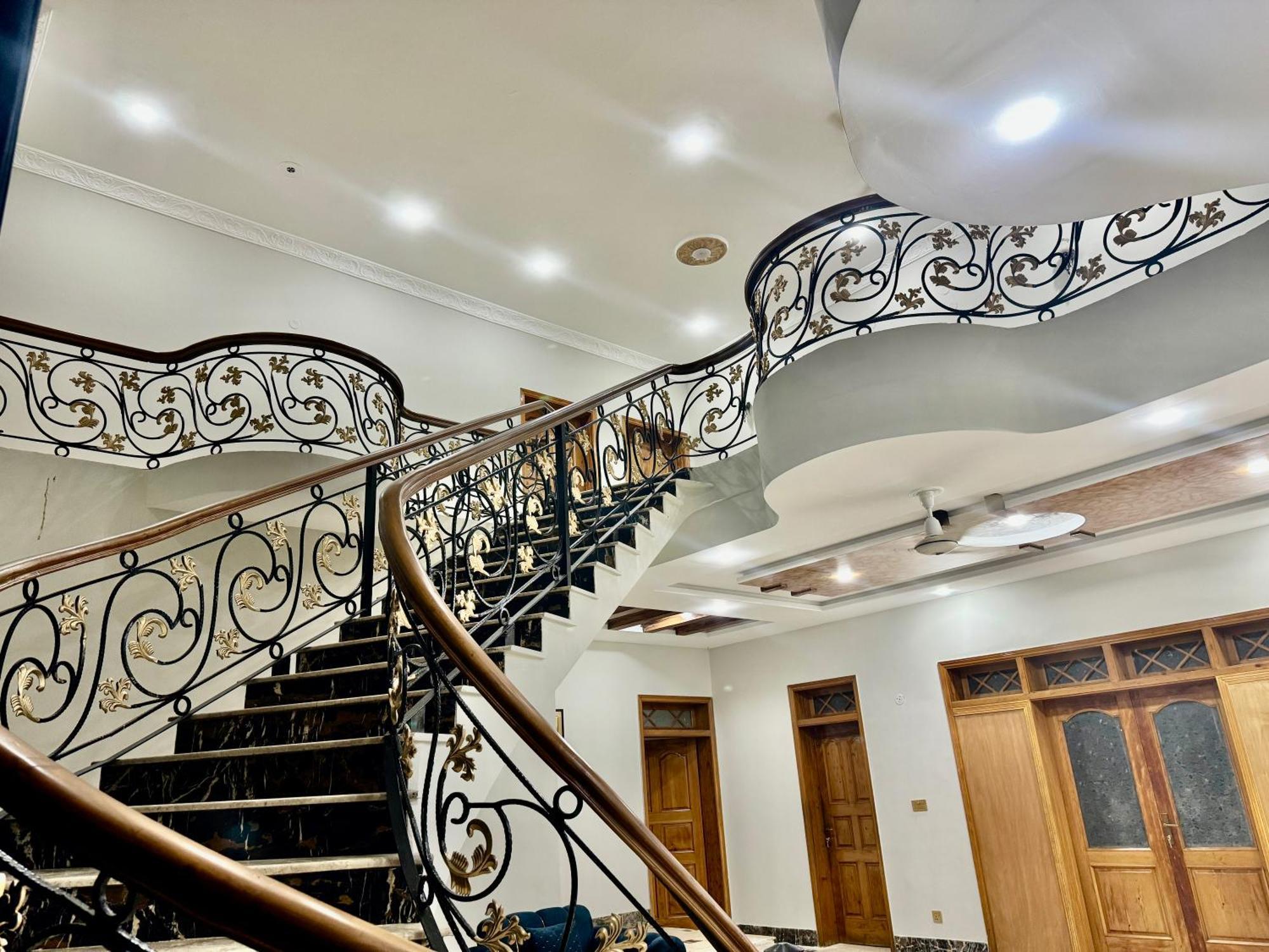 Royal Executive Inn Guest House Islamabad Bagian luar foto